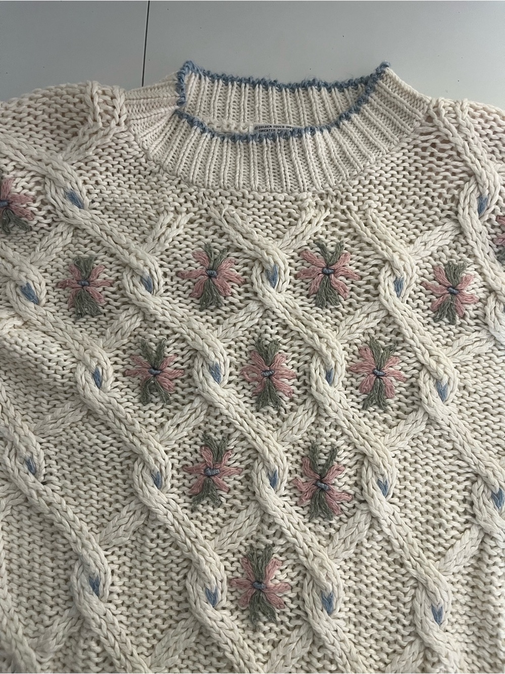 Vintage Perfect Condition Cable Knit Sweater Floral Accents Korean Made Medium